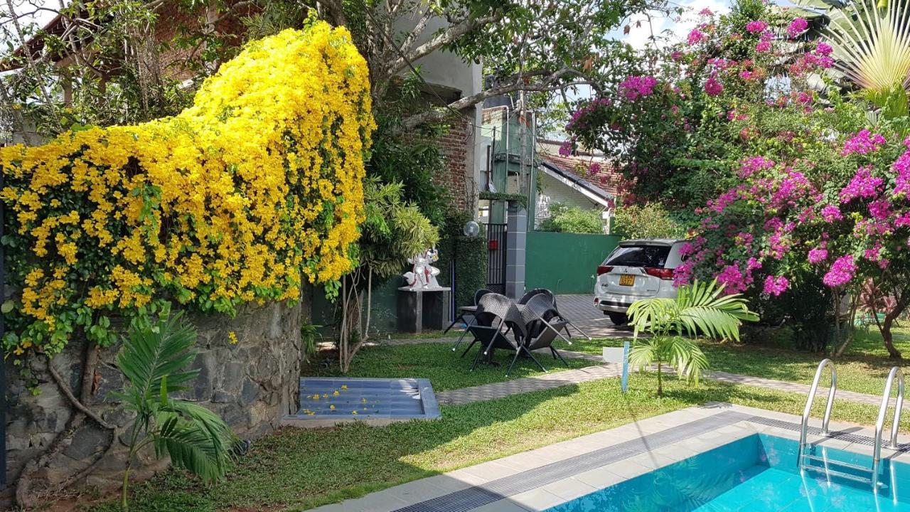 Lioni Holidays Villa Negombo Exterior foto